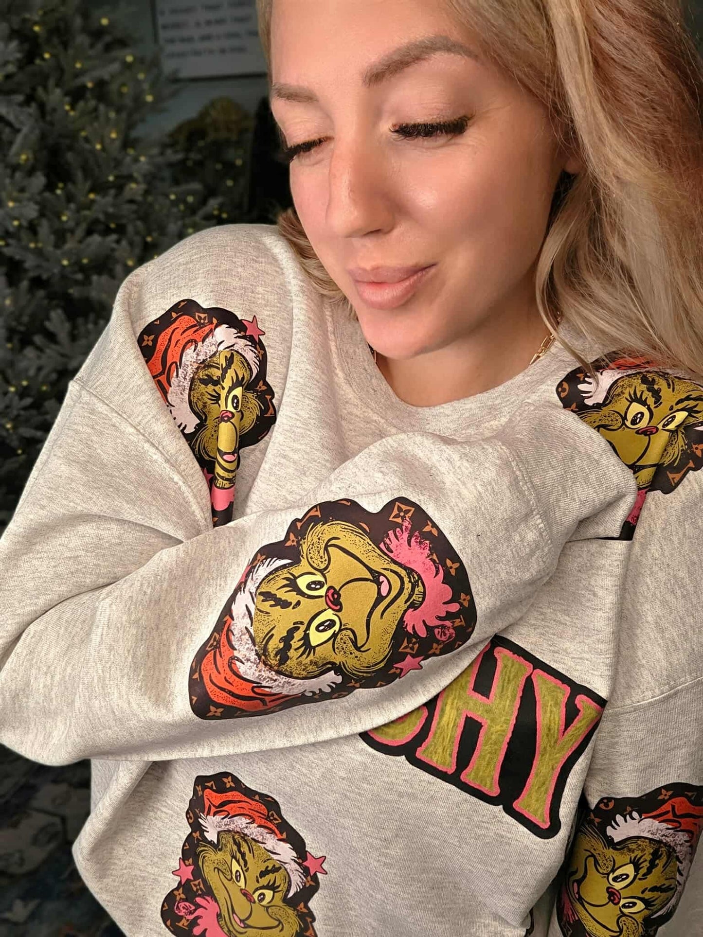 Grinchy G Man Queen Style Pullover