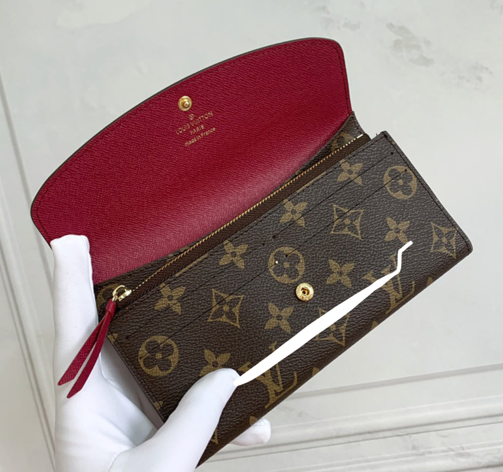 Vee wallet button