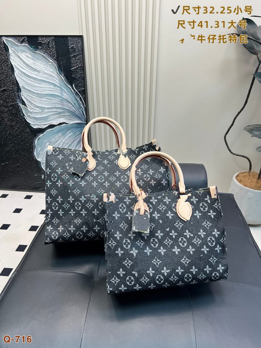 Jas on the go Tote