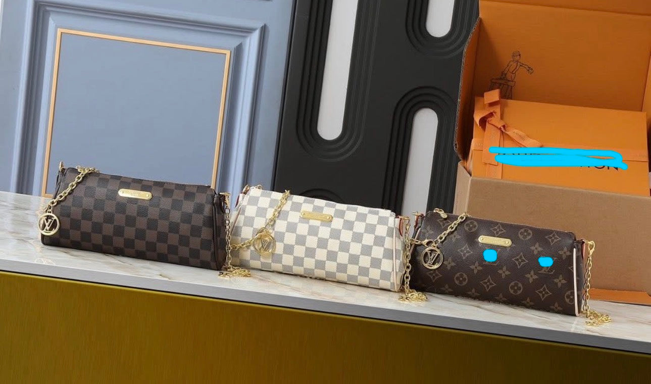 Small vee crossbody
