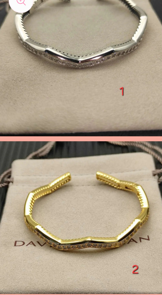 DY cuff