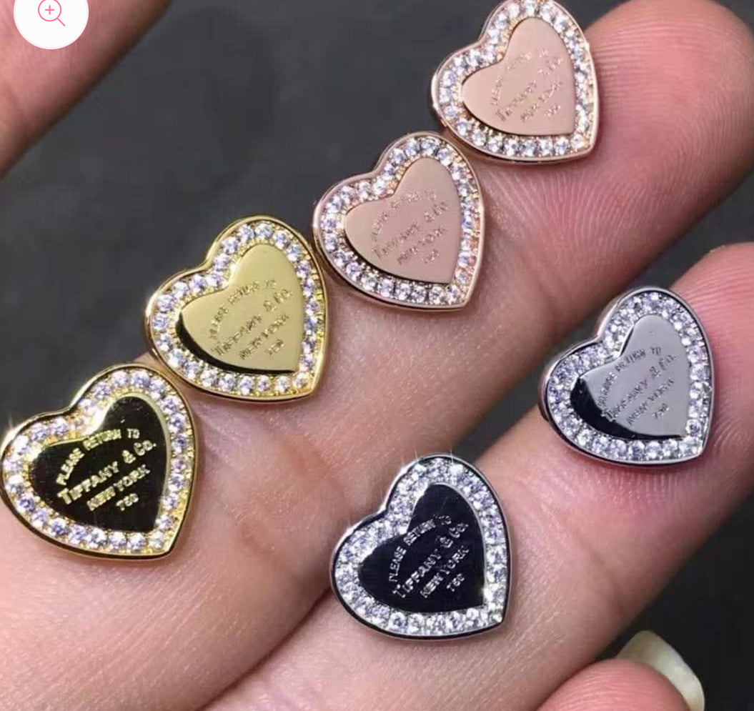 T&C earrings heart