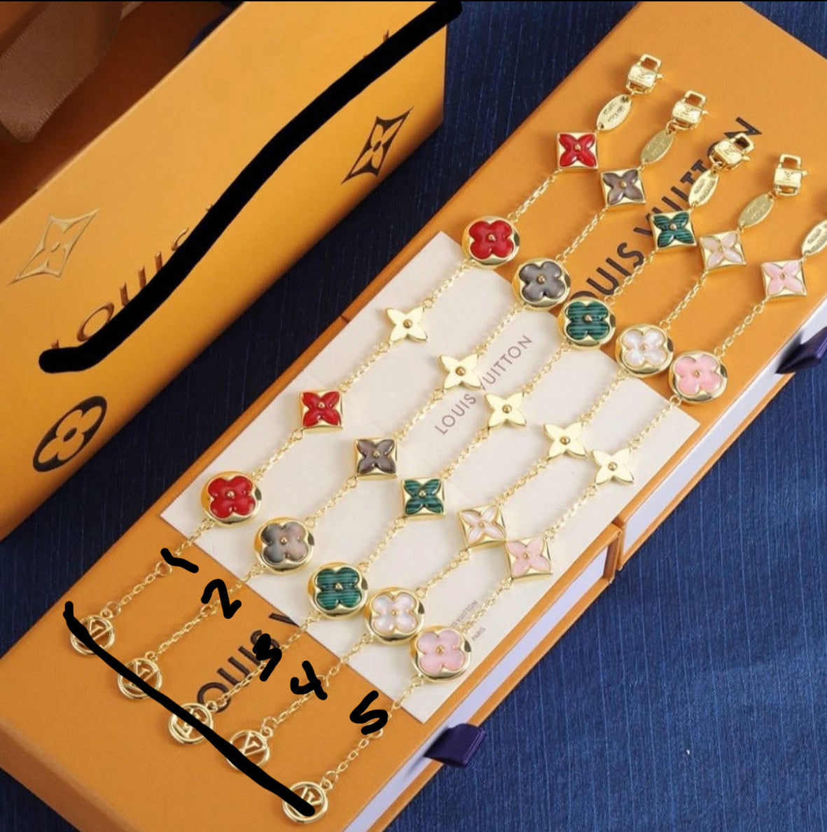 Vee bracelet