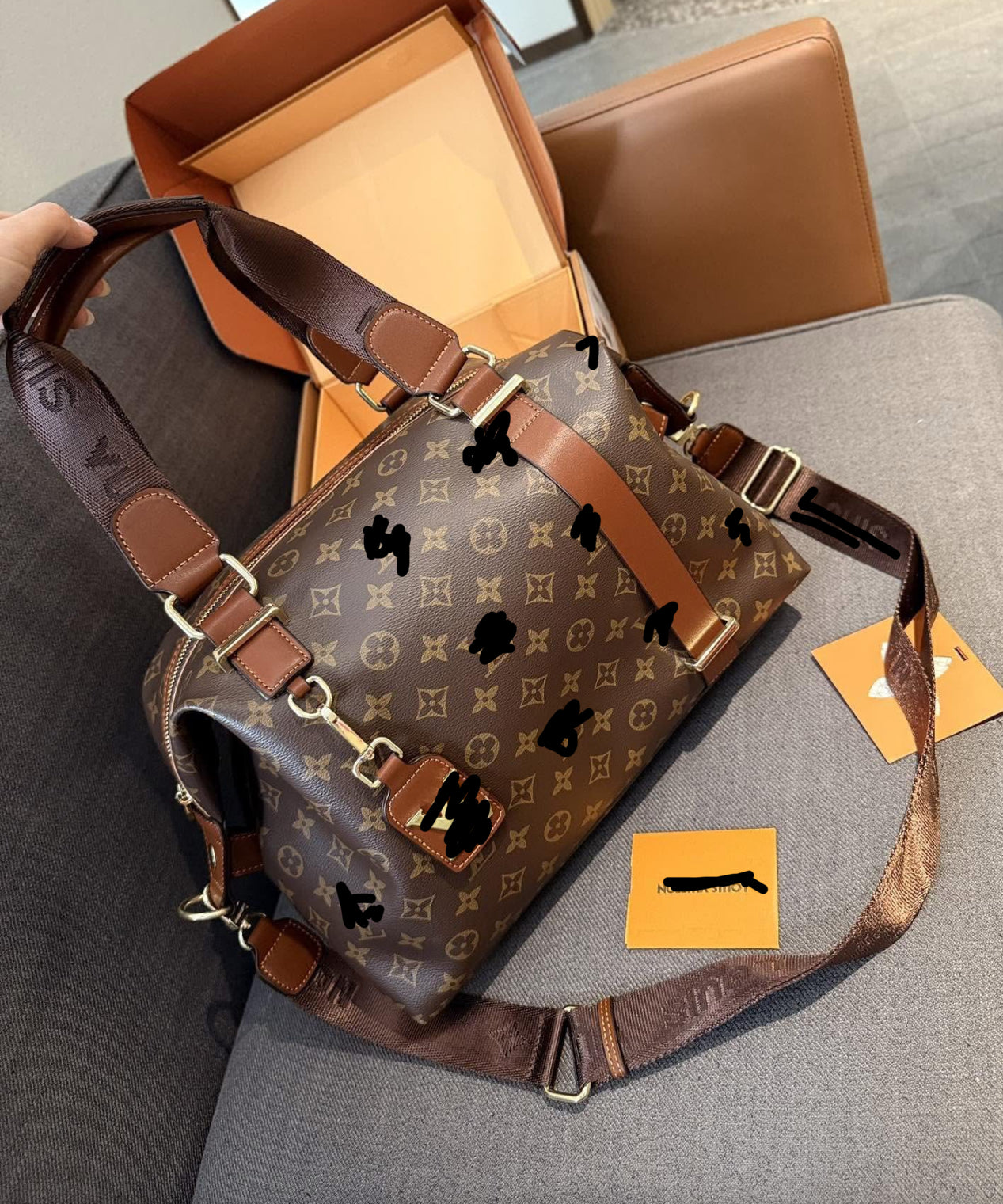 Vee shoulder carry with cross thick strap