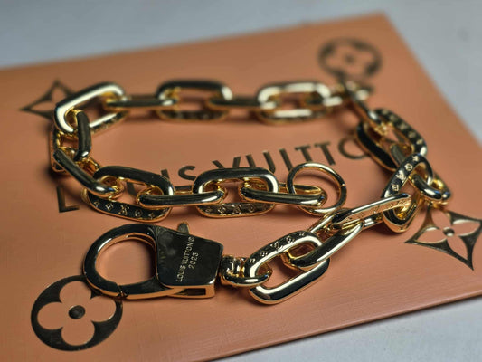 Vee Thick Gold Chain Necklace