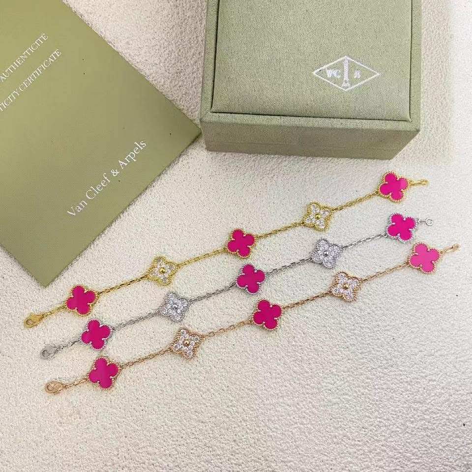 VC van bracelet