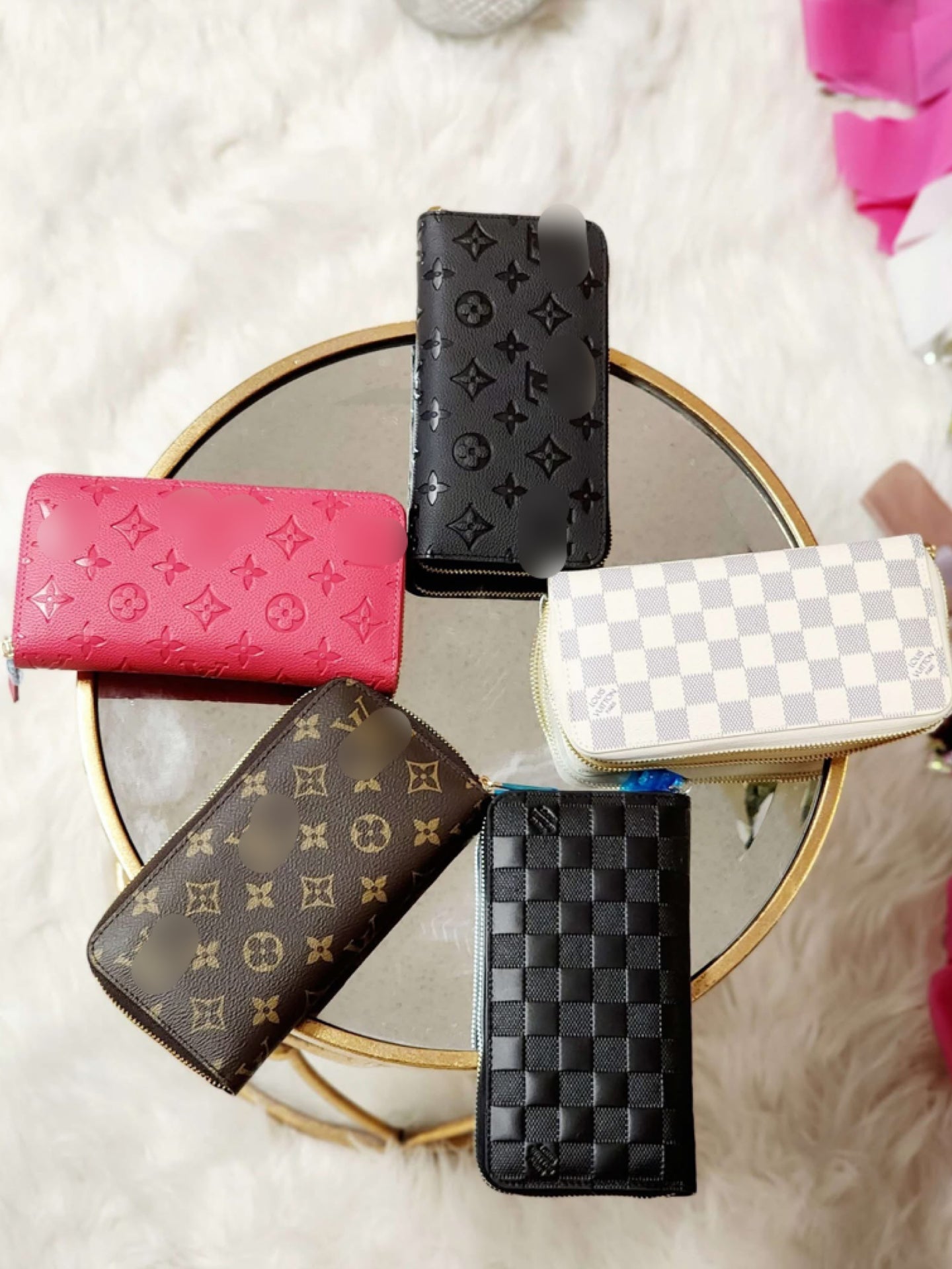 Single zip wallet