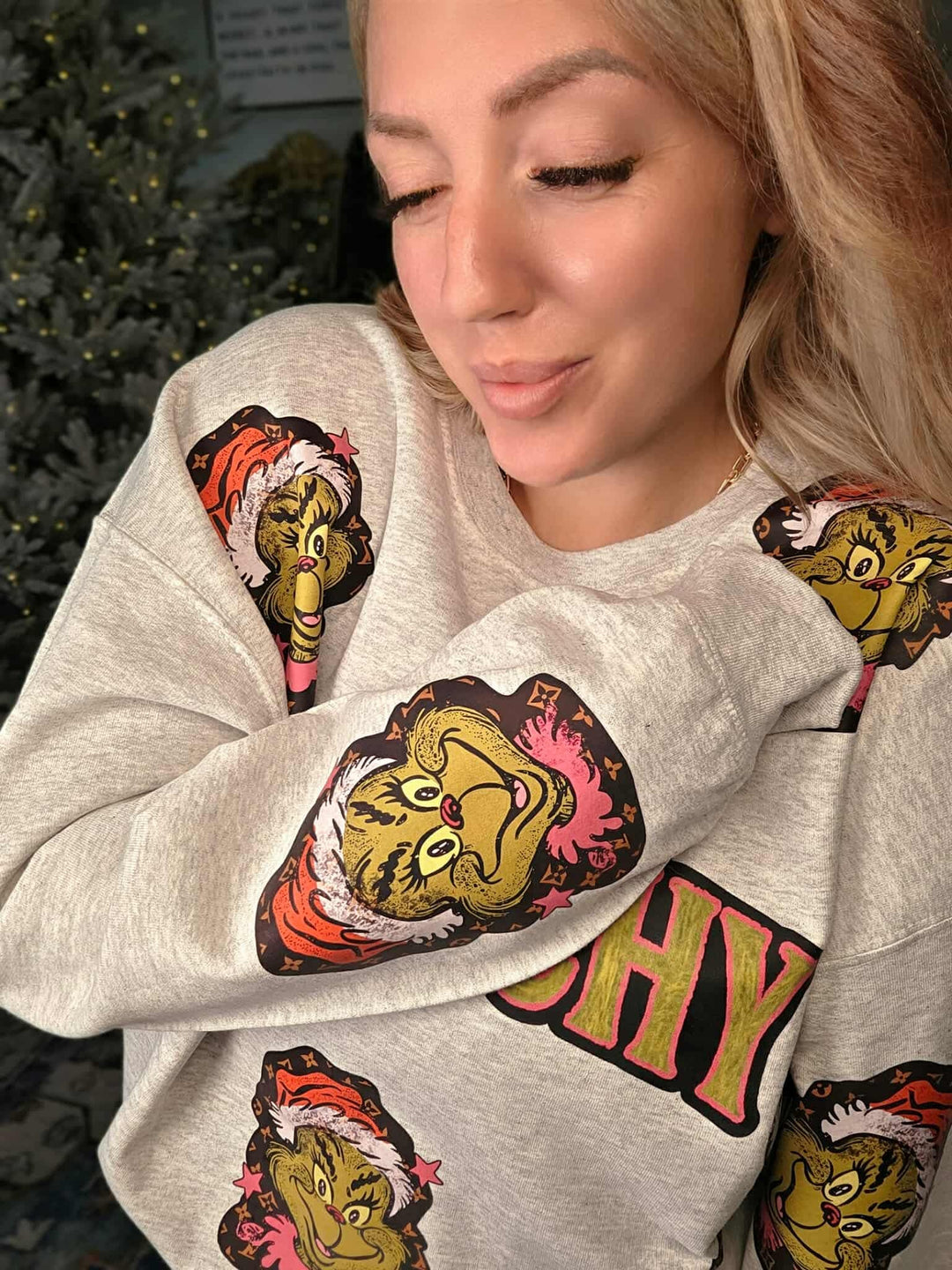 Grinchy G Man Queen Style Pullover