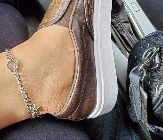 Vee anklet