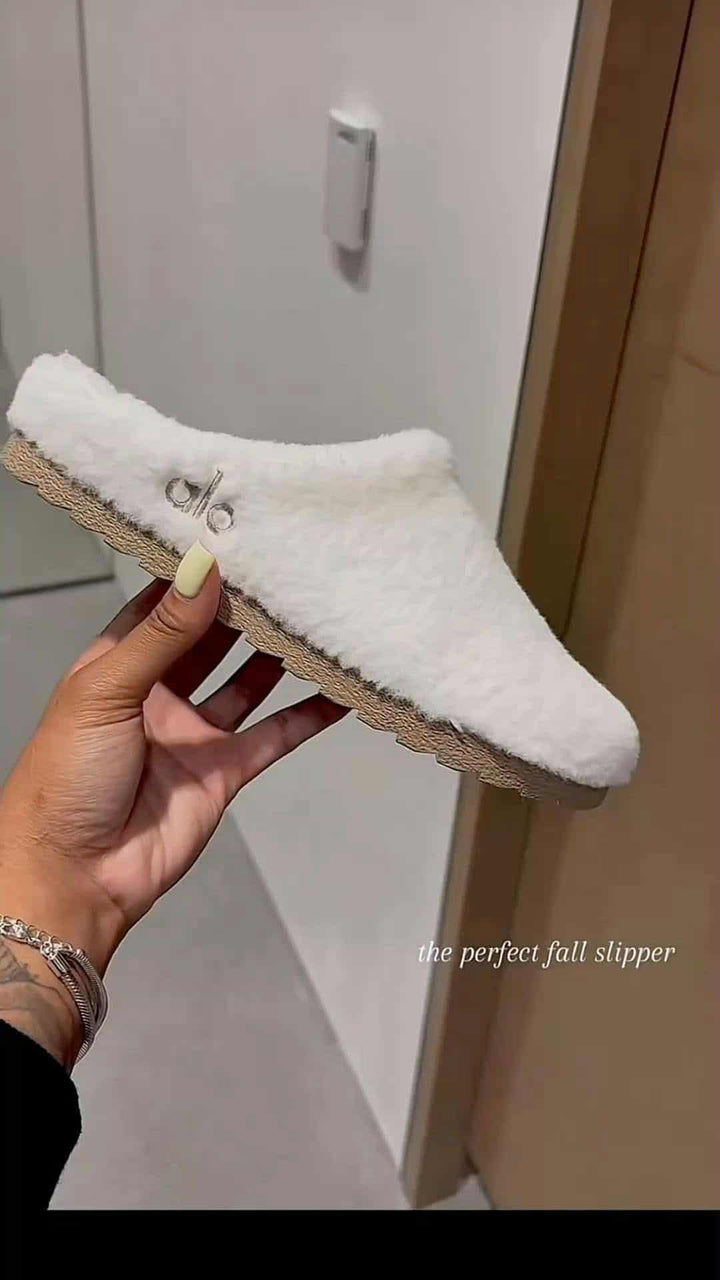 A lo house slipper