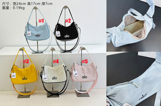A lo shoulder bag
