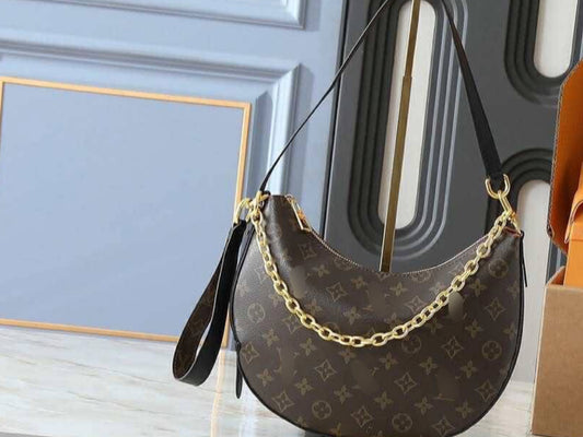 Vee banana with chain & long strap