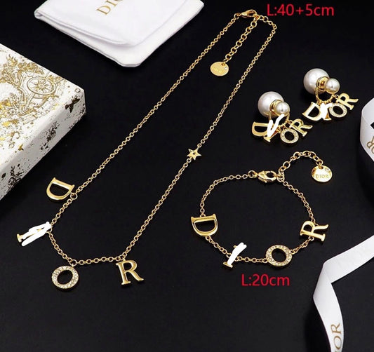 D set necklace bracelet earrings