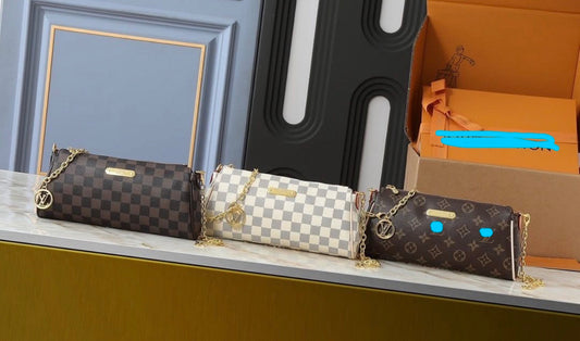 Small vee crossbody