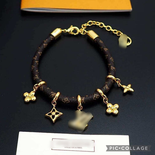 Vee bracelet