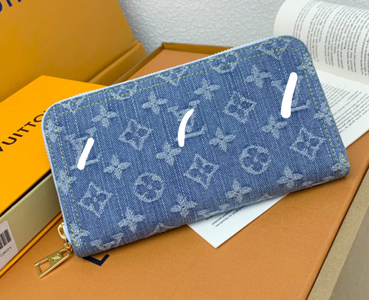 Vee wallet denim