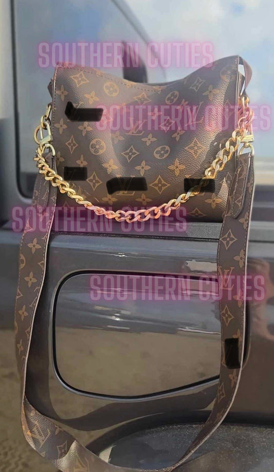 Vee + gold chain