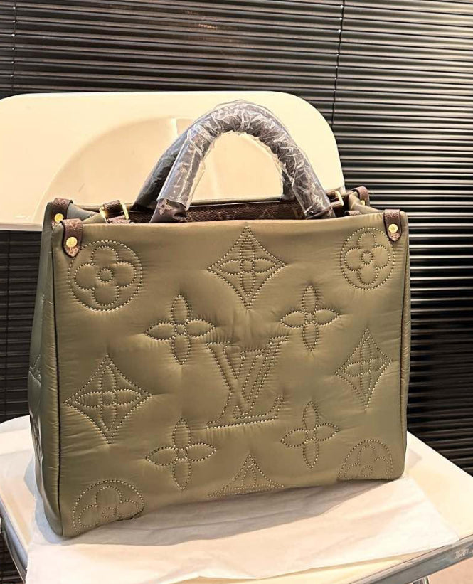 Puffy Vee cross shoulder