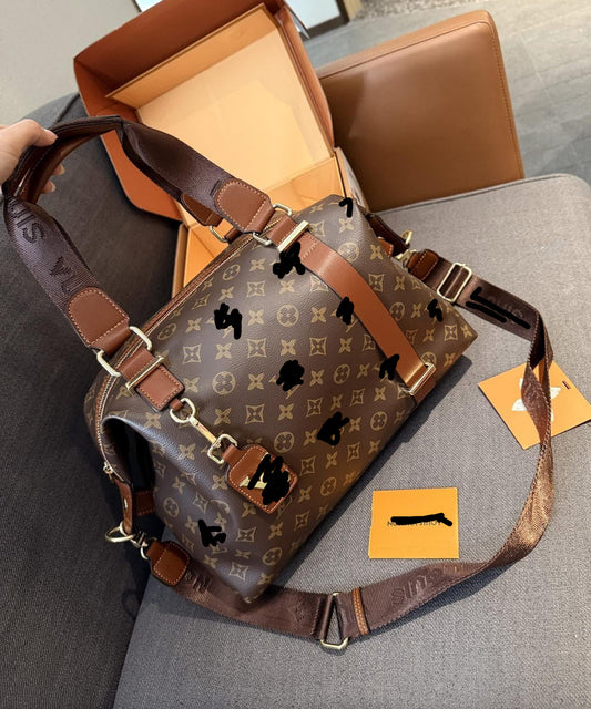 Vee shoulder carry with cross thick strap