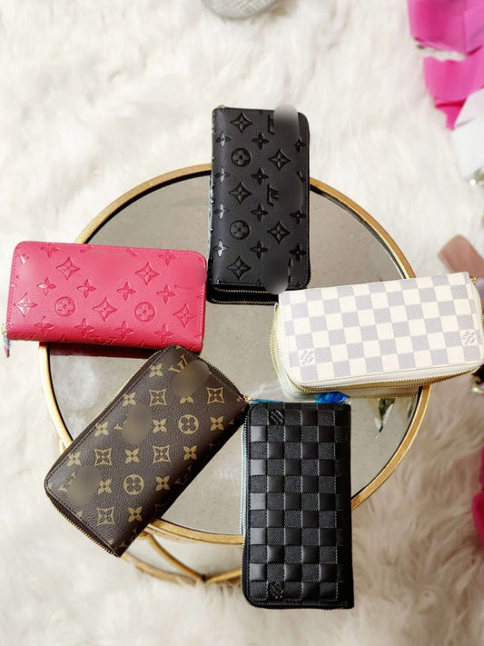 Single zip wallet